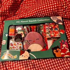 Squishmallows All About Squish Collection - Multicolor Stationary Set